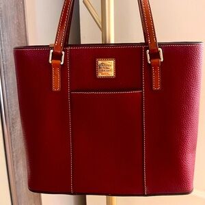 Gorgeous Dooney & Bourke Burgundy pebbled leather small Lexington Tote. 2014